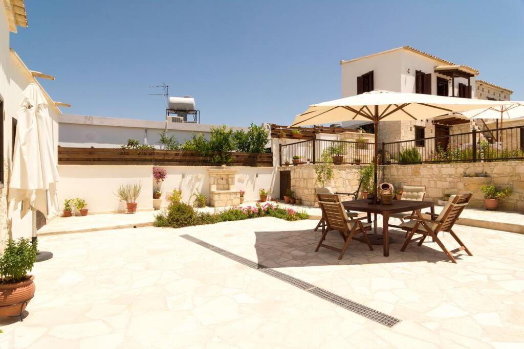 Olympia Traditional Houses מראה חיצוני תמונה