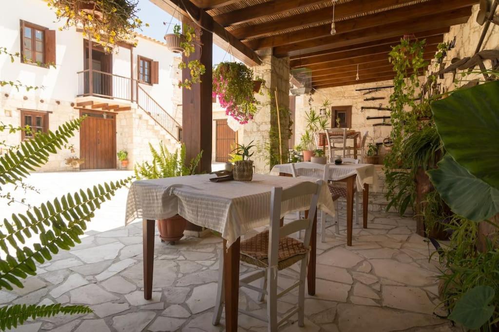 Olympia Traditional Houses מראה חיצוני תמונה