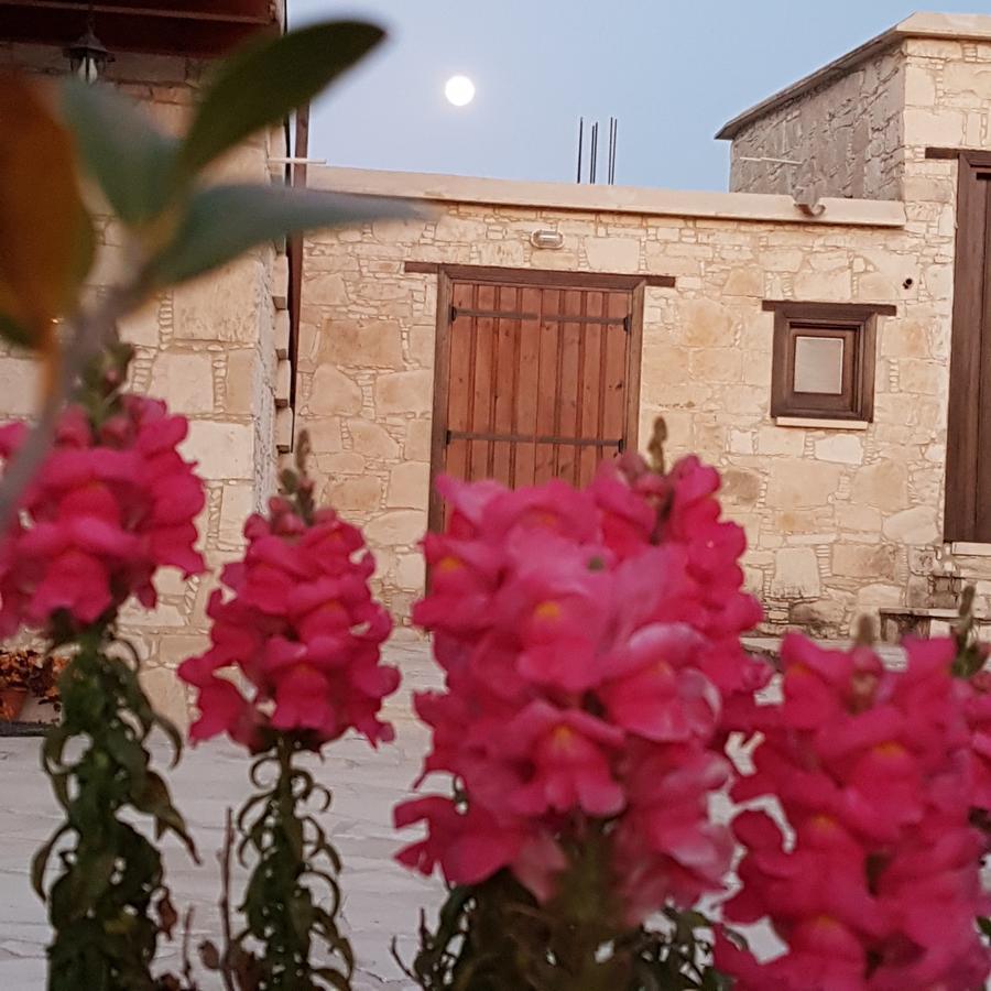 Olympia Traditional Houses מראה חיצוני תמונה