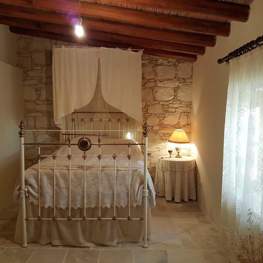 Olympia Traditional Houses מראה חיצוני תמונה